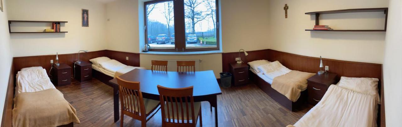 Uroczysko Porszewice - Osrodek Konferencyjno-Rekolekcyjny Hotel พาเบียนิเซ ภายนอก รูปภาพ