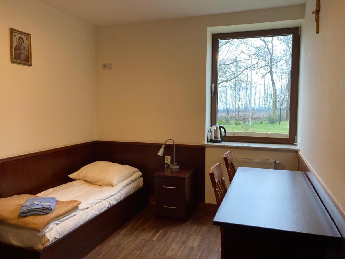 Uroczysko Porszewice - Osrodek Konferencyjno-Rekolekcyjny Hotel พาเบียนิเซ ภายนอก รูปภาพ
